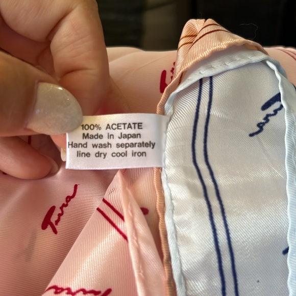 Lot of 3 vintage Tura 20 X 20 scarf - Picture 7 of 8